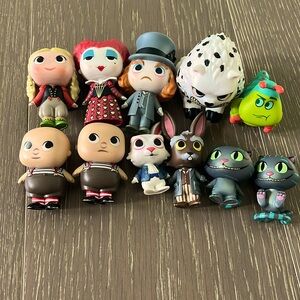 Alice in Wonderland mini figure set